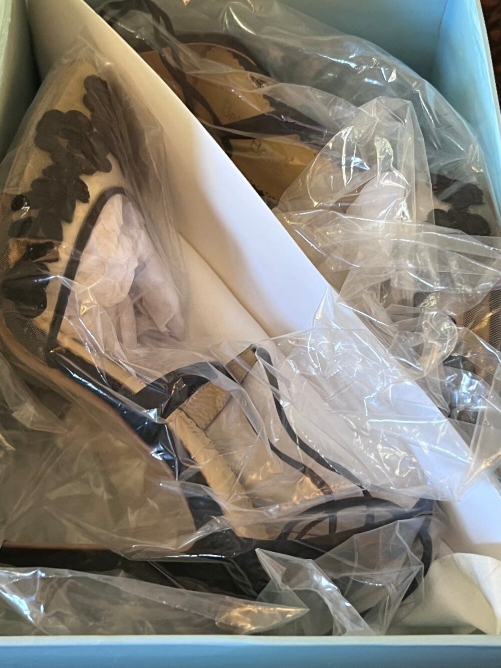 Bella Belle Anita Black Mint NEW in box and wrapping, silk carry bag included. - Picture 4 of 5
